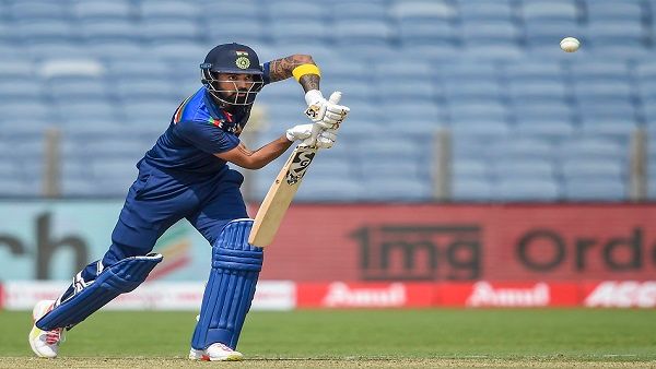 બીજી વનડેમાં સદી ફટકારી લોકેશ રાહુલ આલોચકોની બોલતી બંધ કરી