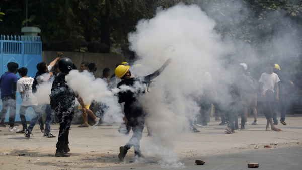 1 ફેબ્રુઆરીથી હિંસા ચાલુ છે 1 ફેબ્રુઆરીથી હિંસા ચાલુ છે