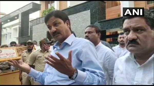 સેક્સ સીડી કેસમાં રમેશ જારકીહોલીનો પ્રહાર, બોલ્યા- 'નપુંસક છે ડીકે કુમાર'