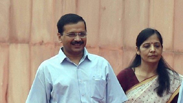 અરવિંદ કેજરીવાલની પત્ની કોરોના પોઝિટીવ, ખુદને કર્યા હોમ ક્વોરેન્ટાઇન