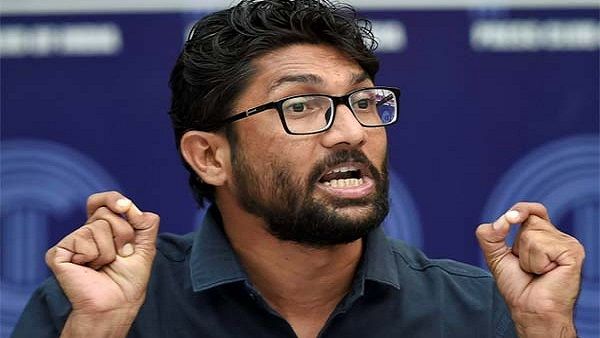 ઑફલાઈન પરીક્ષા આપવા દબાણ કરી રૂપાણી સરકાર વિદ્યાર્થીઓના જીવ જોખમમાં મૂકવા અડગઃ જીજ્ઞેશ મેવાણી