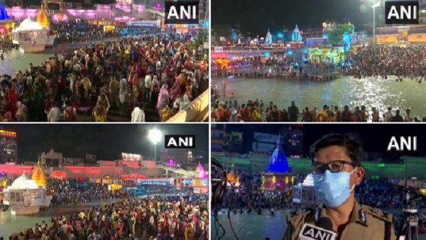 Kumbh Mela 2021: શાહી સ્નાન માટે ઉમટ્યો સૈલાબ, સોશિયલ ડિસ્ટંસીંગની ઉડી ધજિયા