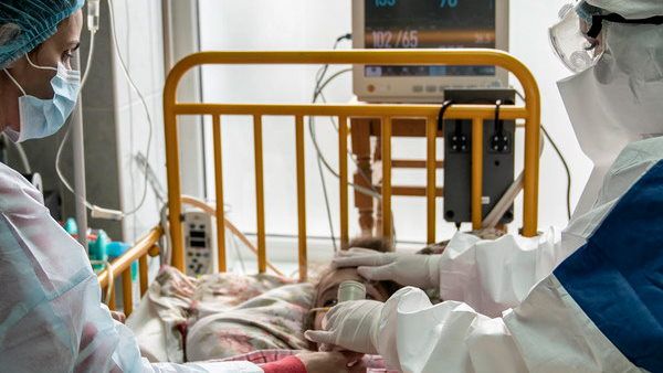 ગર્ભવતી મહિલાઓ પર કોરોનાનો કહેર, ગુજરાતની હોસ્પિટલોમાં સેંકડો ભરતી, જિંદગી બચાવવી મુશ્કેલ