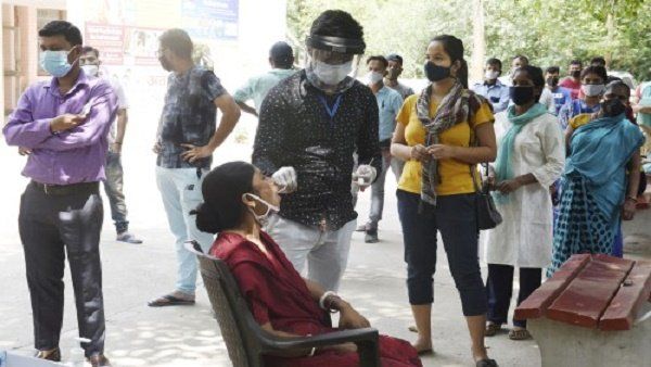 દિલ્હીમાં આજે પણ ઘટ્યા કોરોનાના મામલા, પોઝિટીવીટી રેટ ઘટીને થયો 17.56 ટકા
