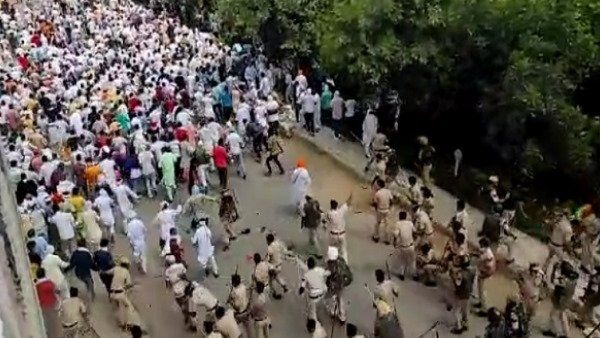 Farmers Protest: CM ખટ્ટરનો વિરોધ કરી રહેલ ખેડૂતો પર પોલીસનો લાઠીચાર્જ, ટીયર ગેસ છોડ્યા