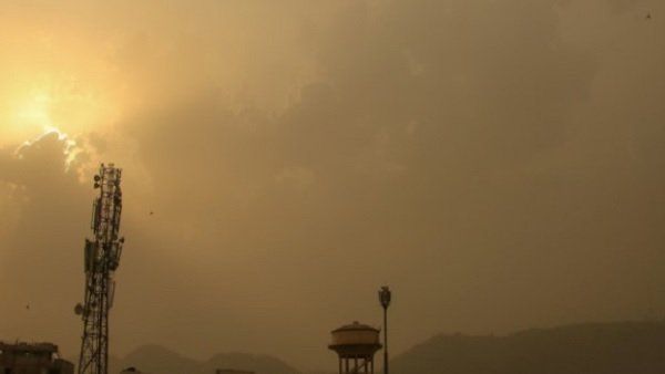 તીવ્ર પવન સાથે હળવા ઝરમર ઝરમર વરસાદની સંભાવના તીવ્ર પવન સાથે હળવા ઝરમર ઝરમર વરસાદની સંભાવના