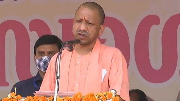 ગંગા કીનારે મૃતદેહાનો દફનાવવાની તસવીરો વાયરલ થતા સીએમ ઓફીસે કર્યું ટ્વીટ, બતાવ્યા 2018ના દ્રશ્યો