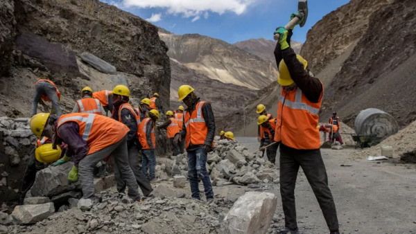 રાજનાથ સિંહના કાર્યક્રમ દરમિયાન BROથી થઇ મોટી ભુલ, અરૂણાચલ પ્રદેશના લોકોની માંગી માફી