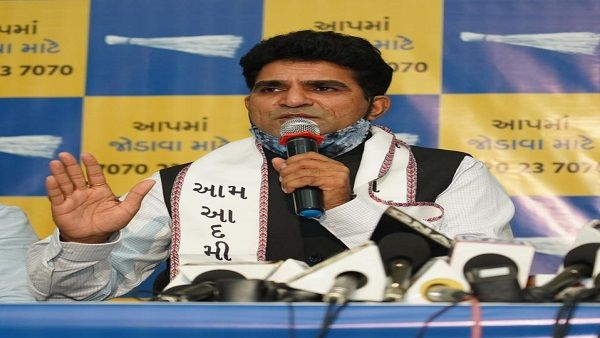 ગુજરાત: પત્રકારમાંથી રાજકારણમાં આવેલ ઇસુદાન ગઢવી પર જુનાગઢમાં હુમલો, બીજેપી પર લગાવ્યો આરોપ