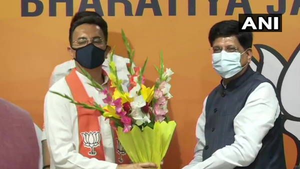 કોંગ્રેસ છોડી બીજેપીમાં સામેલ થયા પૂર્વ મંત્રી જિતિન પ્રસાદ, પીયુષ ગોયલની હાજરીમાં લીધુ સભ્ય પદ