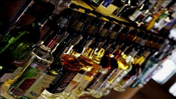 દારૂબંધીવાળા ગુજરાતમાં કોરોના કાળમાં દારૂની પરમિટ માટે પડાપડી!!