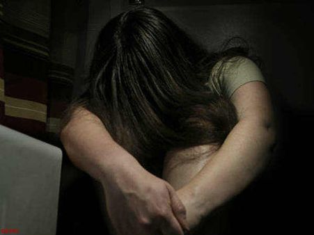 પરિજનોએ મામલો દબાવવાની કોશિશ કરી પરિજનોએ મામલો દબાવવાની કોશિશ કરી