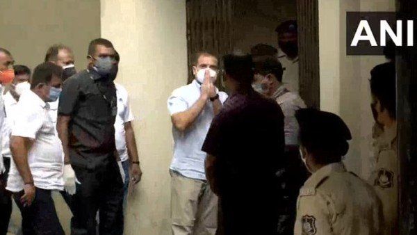 મોદી સમાજના અપમાનનો મામલો: સુરત પહોંચ્યા રાહુલ ગાંધી, માનહાની કેસમાં આપશે પોતાનું નિવેદન