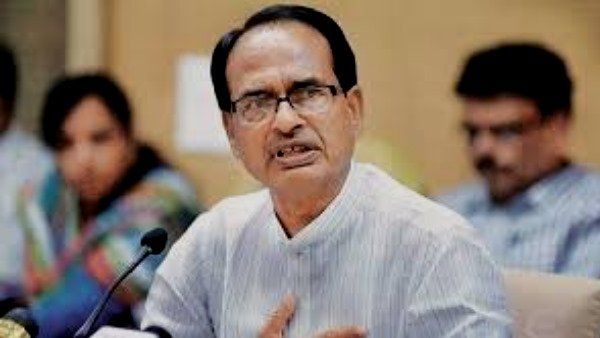 રાહુલ ગાંધી પર વરસ્યા શિવરાજ સિંહ ચૌહાણ કહ્યું- PM રસીકરણને લઇ જગૃતતા ફેલાવી રહ્યાં અને રાહુલ જુઠ