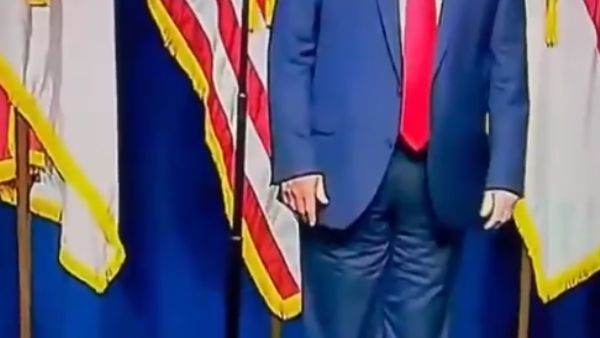 ટ્રમ્પનુ પેન્ટ ઉલટુ કે સીધુ?