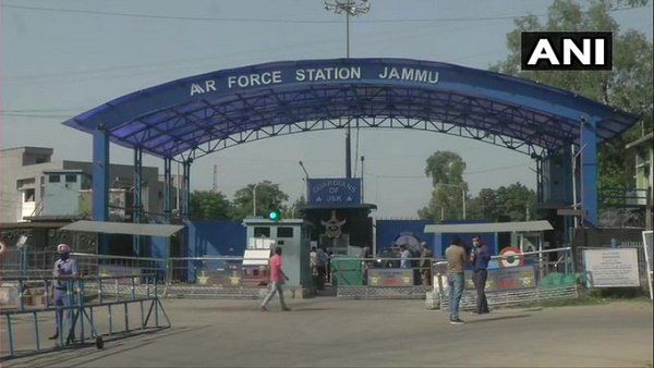 Jammu air base: કસ્ટડીમાં લેવાયા બે શંકાસ્પદો, જાણો ઘટનાક્રમ સાથે જોડાયેલ અત્યાર સુધીની અપડેટ