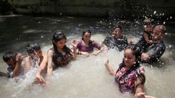 ભરતી ઉતરતા કિનારે રહેતા જીવો ગરમીની ઝપેટમાં આવી રહ્યા છે.