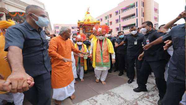 મુખ્યમંત્રી રૂપાણીએ ભગવાન જગન્નાથ પાસે માંગ્યા આશીર્વાદ મુખ્યમંત્રી રૂપાણીએ ભગવાન જગન્નાથ પાસે માંગ્યા આશીર્વાદ