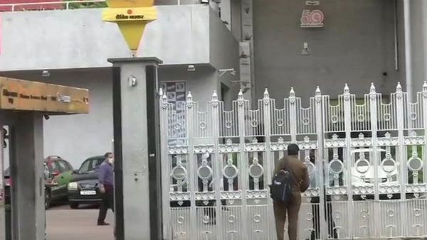 સંસદમાં પણ સંભળાઇ દૈનિક ભાસ્કર પર એક્શનની ગુંજ, કોંગ્રેસ બોલ્યું- કોરોના પર સચ્ચાઇ બતાવવાની કિંમત છે આ રેડ