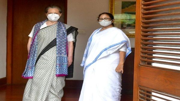 મમતા બેનર્જીએ સોનિયા ગાંધી સાથે મુલાકાત કરી, નવા રાજકીય સમીકરણો રચાઈ શકે!