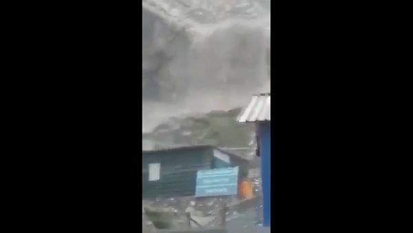 અમરનાથમાં વાદળ ફાટ્યુ, કોઈ જાનહાનિના સમાચાર નહીં