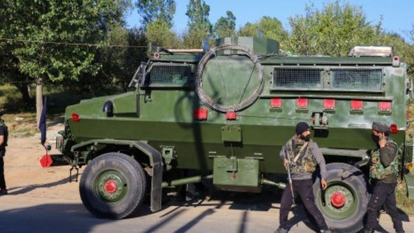 કાશ્મીરના અનંતનાગમાં ભારતીય સેનાએ ત્રણ આતંકીઓને કર્યા ઠાર