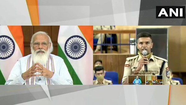 PM મોદીએ કરી ટ્રેની IPS અધિકારીઓ સાથે વાતચીત, કહ્યું- તમારૂ ભણતર લોકોને કામ આવીશે