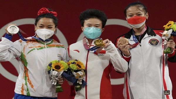 Tokyo 2020: ઓલંપિકના ઇતિહાસમાં આવું કરનારી પ્રથમ ખેલાડી બની મીરાબાઇ ચાનુ, બનાવ્યો મોટો રેકોર્ડ