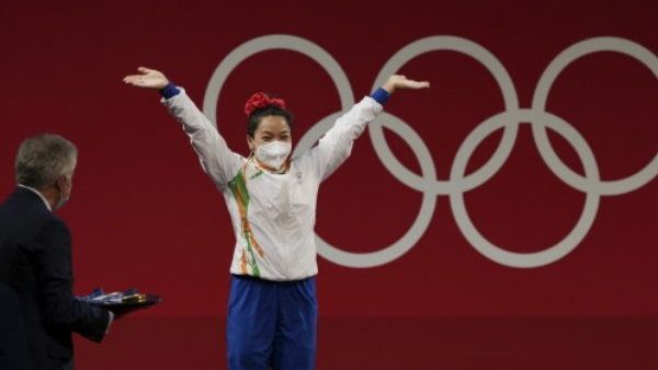 મીરાબાઇ ચાનુ માટે ગૂડ લક સાબિત થઇ ઇયરરિંગ્સ, માં એ ઘરેણા વેચીને આપી હતી ભેટ