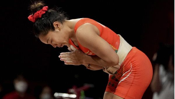 મીરાની જીત જોઇને માતા રડી પડી