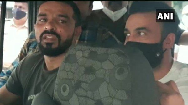 અશ્લીલ વીડિયો મામલો: 27 જુલાઇ સુધી પોલીસ કસ્ટડીમાં રહેશે રાજ કુન્દ્રા, કોર્ટે આપ્યો ઝટકો