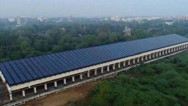 ગુજરાતમાં દેશનો પહેલો રોડ સોલર પ્રોજેક્ટ લોન્ચ, દર વર્ષે બનશે 14 લાખ યુનિટ વિજળી