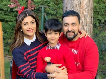 બોલિવુડમાં કામના બહાને યુવતીઓને ફસાવતા હતા બોલિવુડમાં કામના બહાને યુવતીઓને ફસાવતા હતા