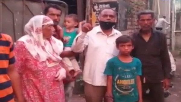 સુરતમાં ટ્રસ્ટીઓની અમાનવીયતા, મિલકતોને સીલ મારી દેતા લોકો રસ્તે રઝળ્યા