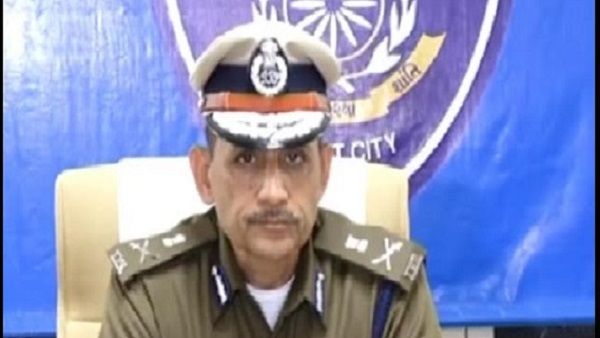 સુરત: પેલેડીયમ ડસ્ટ માટે કારના સાયલેન્સરની ચોરી કરતી ગેંગની ધરપકડ