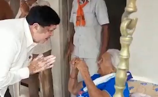 પુરુષોત્તમ રૂપાલાનું પ્રમોશન થતા તેમના ગામમાં ઉજવણી કરાઈ