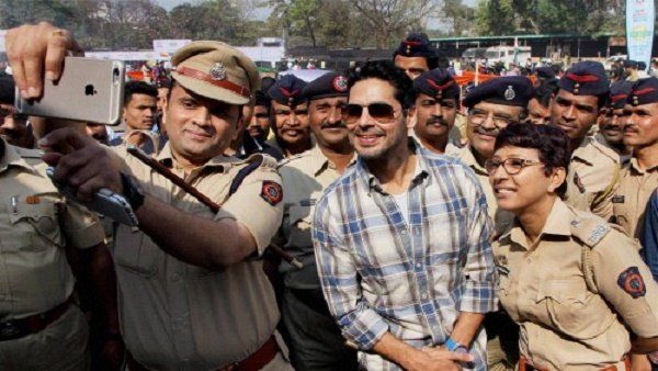 EDએ ડીનો મોરિયા અને અહેમદ પટેલના જમાઈની કરોડો રૂપિયાની સંપત્તિ કરી જપ્ત, બેંક કૌભાંડ કેસમાં થઈ કાર્યવાહી