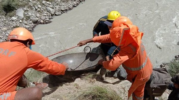 ચમોલીઃ ભૂસ્ખલનમાં ફસાયેલા 200 લોકો રેસ્ક્યૂ કરાયા, આજે પણ ભારે વરસાદના અણસાર