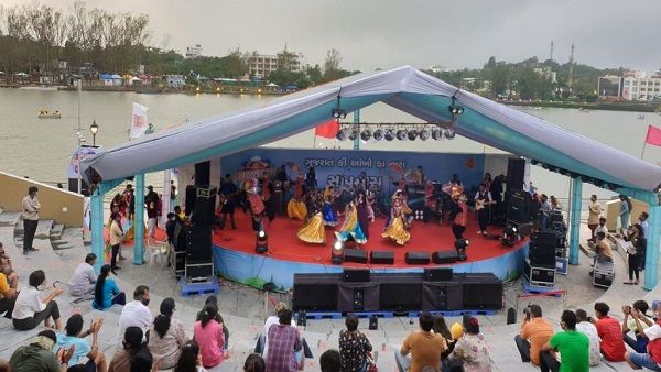 ડાંગ જિલ્લામાં ઝરમર વરસાદ વચ્ચે સાપુતારા ખાતે મોન્સૂન ફેસ્ટિવલ 2021 ની શરૂઆત