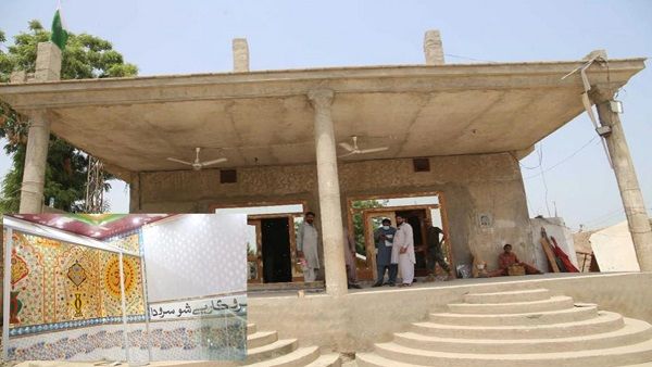 પાકિસ્તાનમાં તોડાયેલા હિન્દુ મંદિરની મરામત કરાવી હિન્દુઓને સોંપાયું!