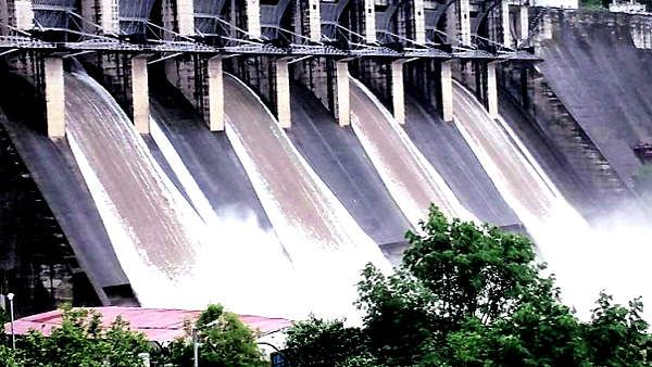 દેશનો સૌથી મોટો નર્મદા બંધ અડધો ભરાયો દેશનો સૌથી મોટો નર્મદા બંધ અડધો ભરાયો