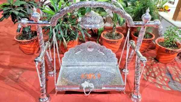 21 કિલો ચાંદીના ભવ્ય ઝૂલામાં વિરાજમાન થશે ભગવાન રામ, ભક્તો રામ ઝરુખાથી કરી શકશે દર્શન