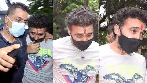 રાજ કુંદ્રાની ગાડી આગળ ભાગ્યો શિલ્પા શેટ્ટીનો બૉડીગાર્ડ, Video જોઈને ફેન્સ બોલ્યા આને કહેવાય વફાદારી