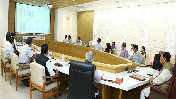 સીએમ રૂપાણી સાથે નીતિ આયોગના વાઇસ ચેરમેનની ગાંધીનગરમાં બેઠક યોજાઈ!