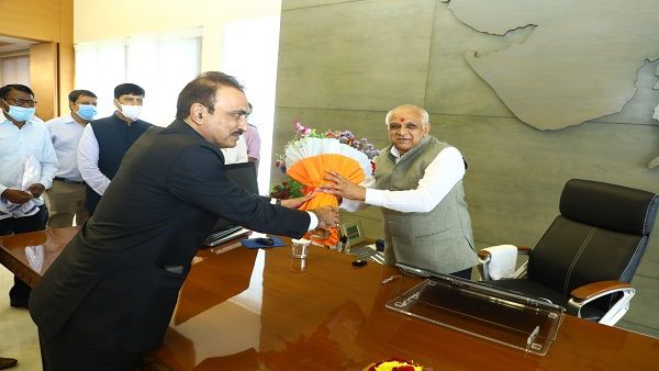 મુખ્યમંત્રી ભુપેન્દ્ર પટેલે મુખ્યમંત્રી કાર્યાલયમાં વિધિવત પદભાર સંભાળ્યો!