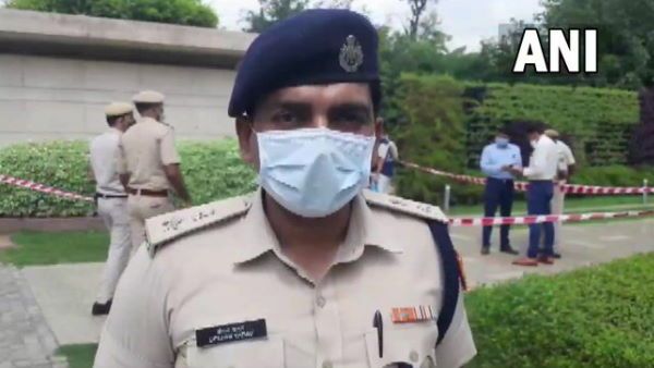 દિલ્હી: હાઇકોર્ટના ગેટ પર તૈનાત પોલીસ કોંસ્ટેબલે ખુદને ગોળી મારી