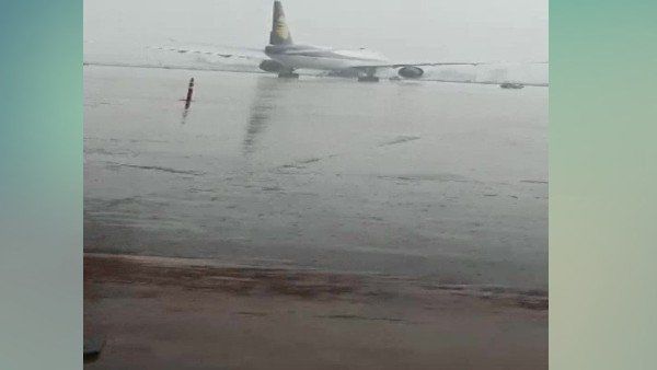 દિલ્હી: ઇન્દિરા ગાંધી ઇન્ટરનેશનલ એરપોર્ટ બન્યુ સ્વિમિંગ પુલ, રન વે થયુ પાણી-પાણી