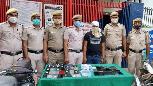 સિદ્ધિઓ સાંભળીને પોલીસ પણ આશ્ચર્યચકિત થઈ ગઈ