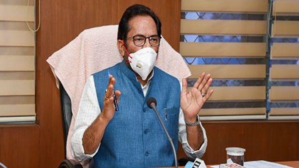 હાથ જોડીને હું કહું છું કે ભારતના મુસ્લિમોને બક્ષી દો: નકવી