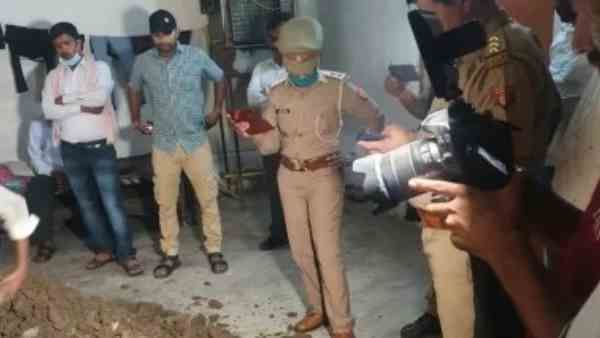 પોલીસ પ્રેમિકા માટે પતિએ 2 બાળકો સાથે પત્નિની હત્યા કરી હત્યાકાંડ સર્જ્યો!